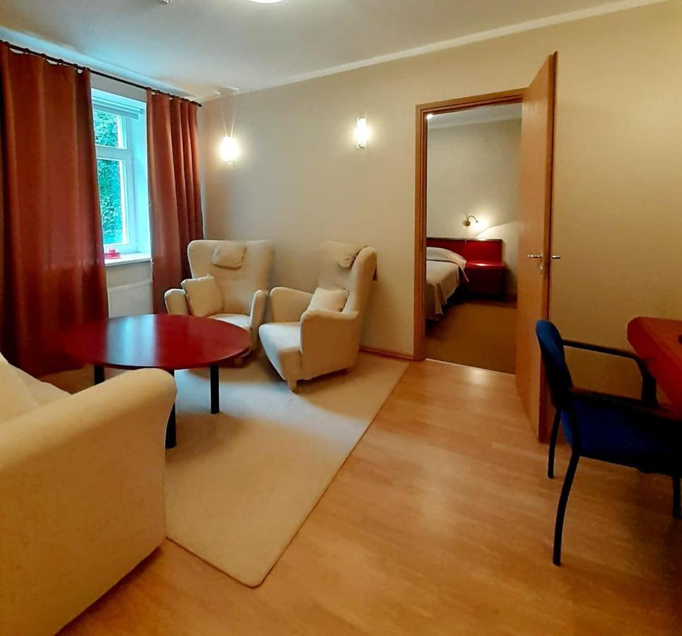 ホテル Kuelalistemaja Kukruse Residents Kohtla-Järve エクステリア 写真